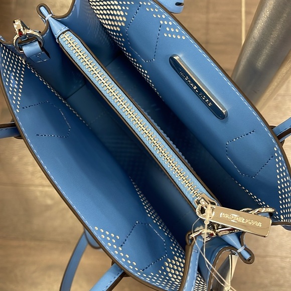 Michael Kors Mercer Medium Perforated Crossbody Satchel Bag
South Pacific 
NWT - Picture 8 of 16